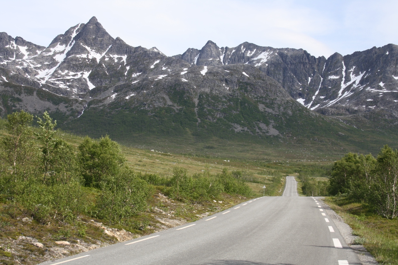The approach to Tromsø: Kvaløya